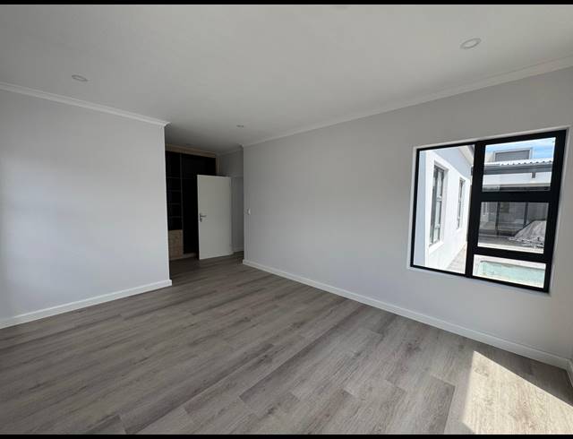 4 BEDROOM HOUSE FOR SALE IN SANDOWN
